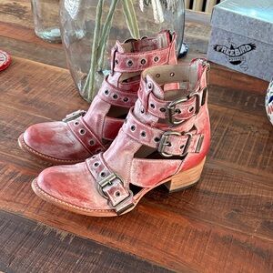 Freebird Women's Distressed Ankle Boots